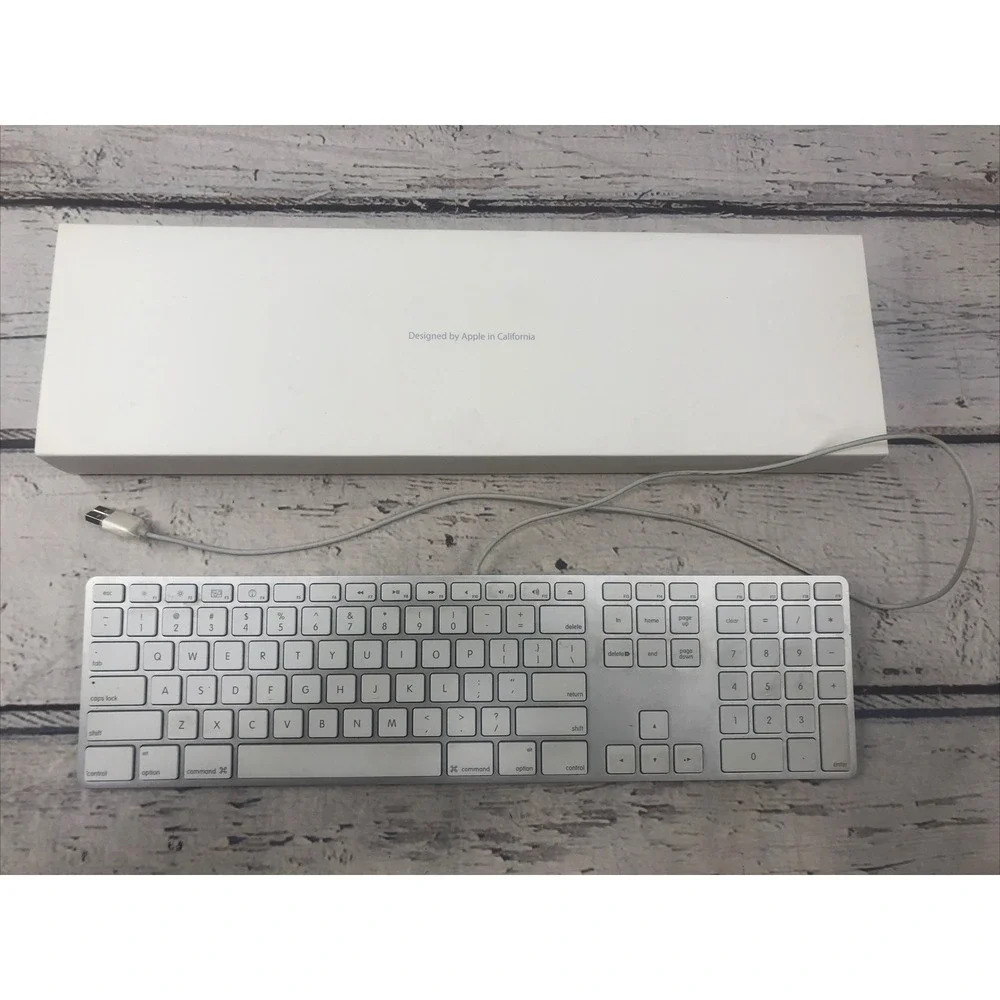 Genuine Apple A1243 Wired Mac USB Keyboard w/ Numeric Keypad White -Tested
